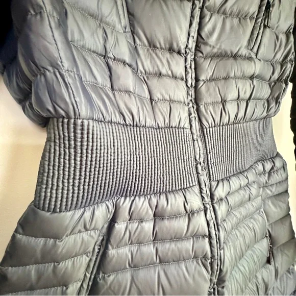 Women's Black Puffer Coat with Faux Fur Collar - Picture 4 of 5